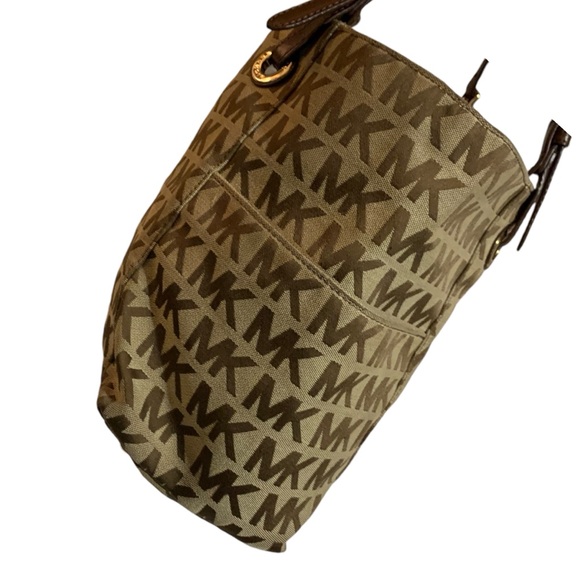 Michael Kors Tan Canvas multi pocket tote with leather trim - Picture 3 of 10